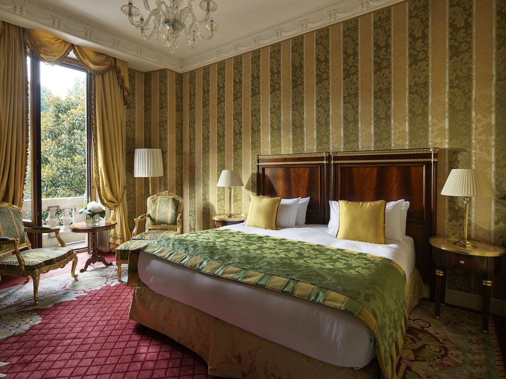 Suite Royal, 1 cama de matrimonio grande del hotel Principe Di Savoia