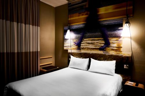 Habitación Doble Premium del hotel Ibis Milano Centro. Foto 5