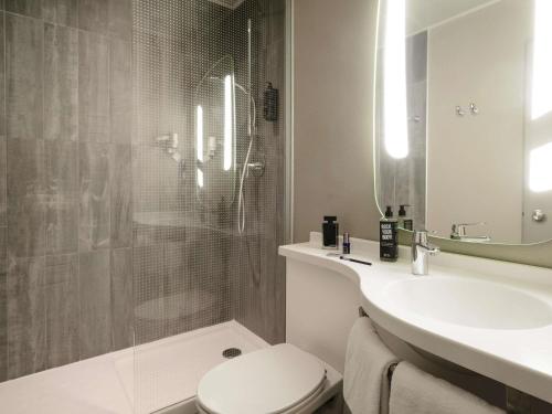 Habitación Doble Superior del hotel Ibis Milano Centro. Foto 4