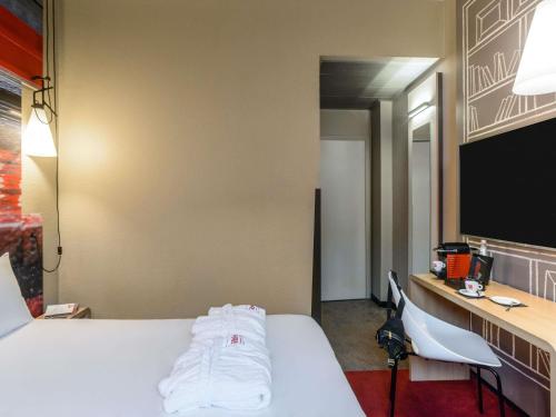 Habitación Doble Premium del hotel Ibis Milano Centro. Foto 1