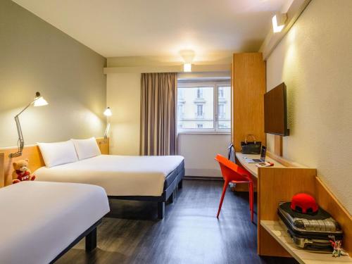Habitación Triple Superior del hotel Ibis Milano Centro. Foto 2