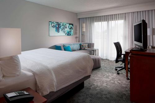 Habitación Deluxe - 1 cama extragrande del hotel Sonesta Select Boca Raton Town Center