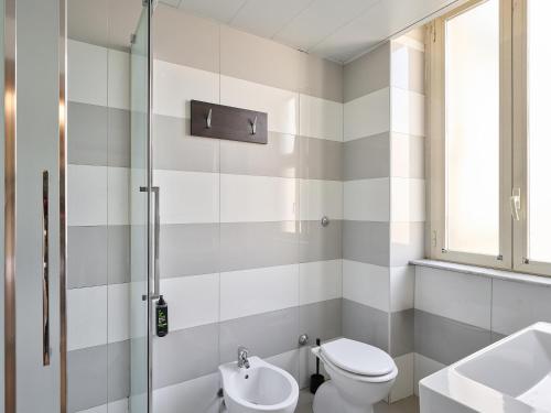 Habitación Triple del hotel B&B Napoli. Foto 6