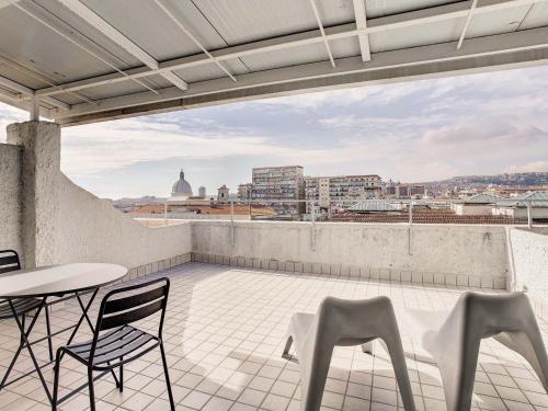 Habitación Doble con Terraza del hotel B&B Napoli. Foto 2