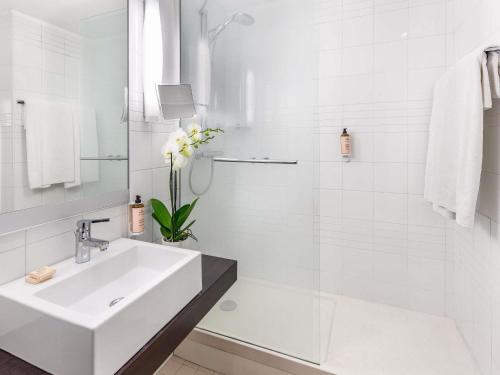 Habitación Doble Clásica - 2 camas del hotel Mercure Napoli Centro Angioino. Foto 3