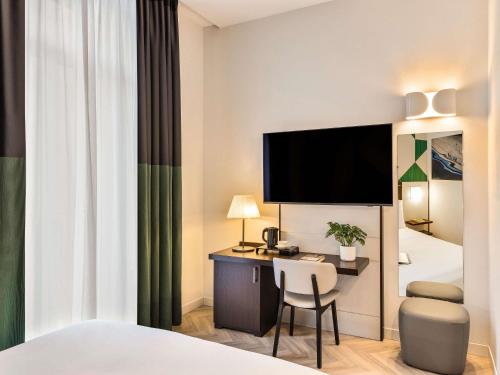 Habitación Doble Superior del hotel Mercure Napoli Centro Angioino. Foto 9
