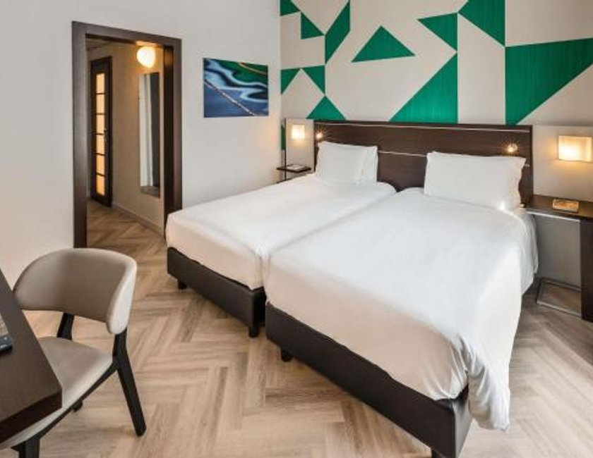 Habitación Doble Clásica - 2 camas del hotel Mercure Napoli Centro Angioino. Foto 10