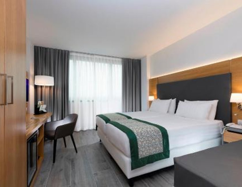 Habitación Doble Premium con sofá cama - 2 camas del hotel Holiday Inn Naples, An Ihg. Foto 4