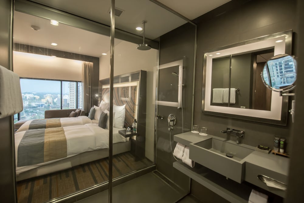 Habitación Premier con Dos Camas Individuales, Acceso al Salón Premier del hotel Novotel Kolkata and Residences. Foto 3