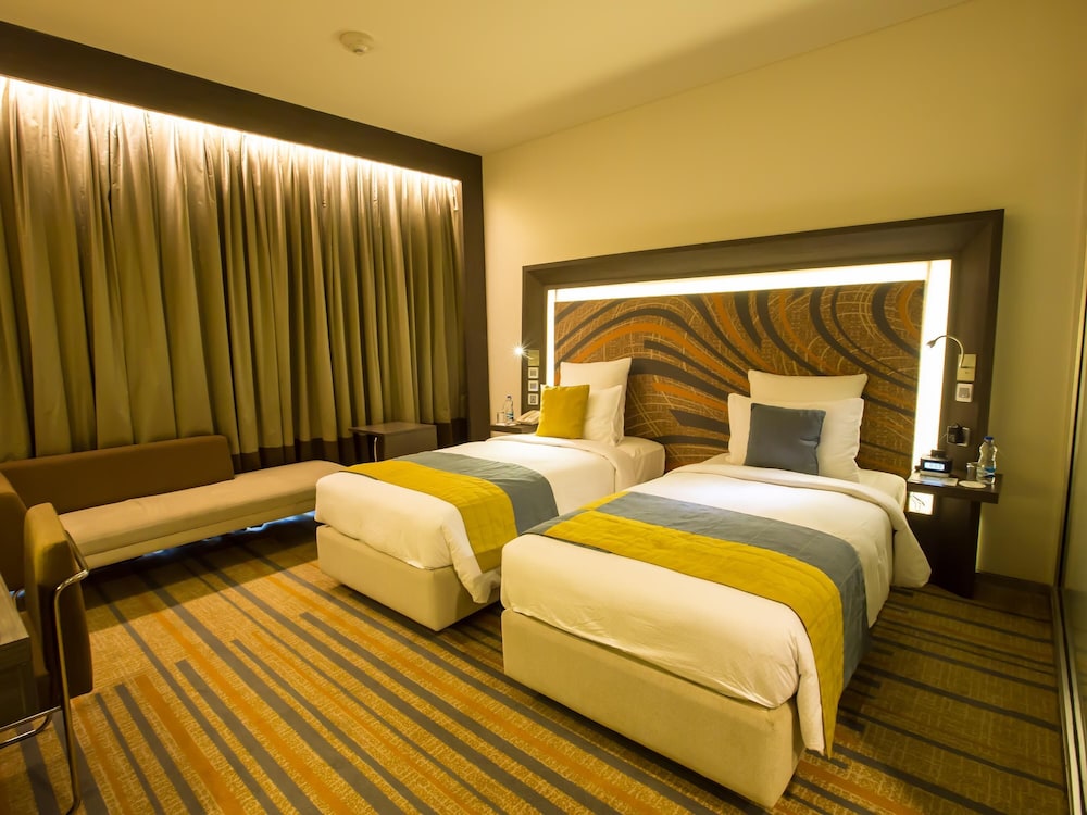 Habitación Premier con Dos Camas Individuales, Acceso al Salón Premier del hotel Novotel Kolkata and Residences. Foto 7