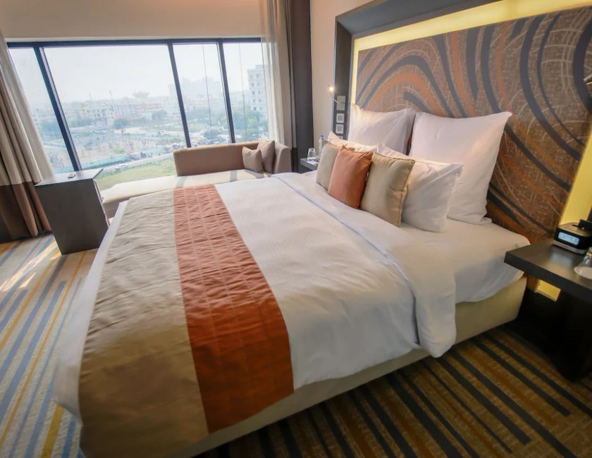 Habitación doble Superior 1 Cama king Vista ciudad Con Vistas del hotel Novotel Kolkata and Residences. Foto 8
