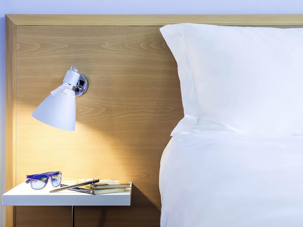 Habitacion Standard con 1 cama doble del hotel Ibis Styles Napoli Garibaldi. Foto 8