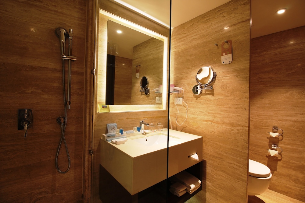 Deluxe King con Wi del hotel Novotel Goa Candolim. Foto 3