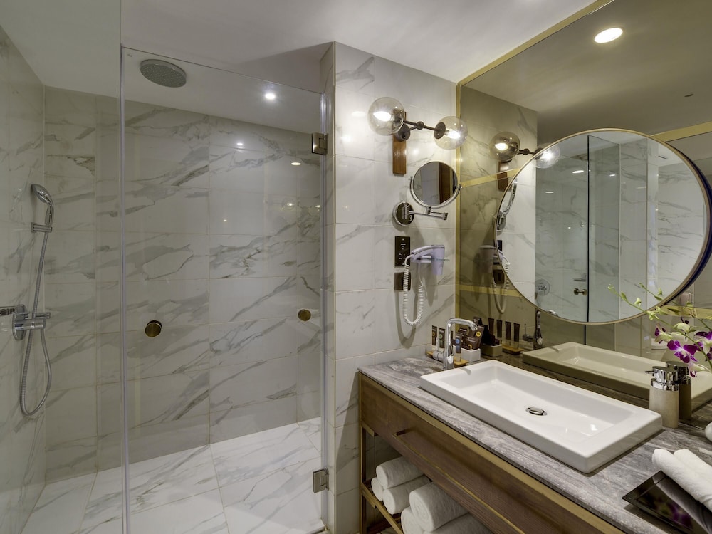 Luxury Twin con Wi, 15% de descuento en comida y spa del hotel Novotel Goa Candolim. Foto 5
