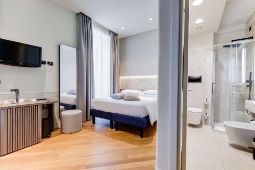 Habitación Superior con cama extragrande del hotel Best Western Plaza. Foto 1