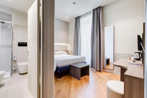 Habitación Superior con cama extragrande del hotel Best Western Plaza. Foto 11