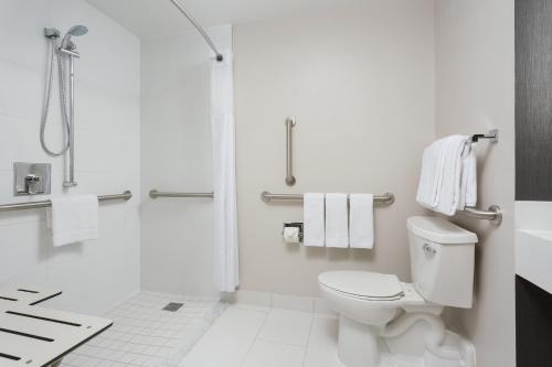 2 Camas Queen, Baño Accesible con Ducha del hotel Hyatt Regency Bethesda. Foto 1