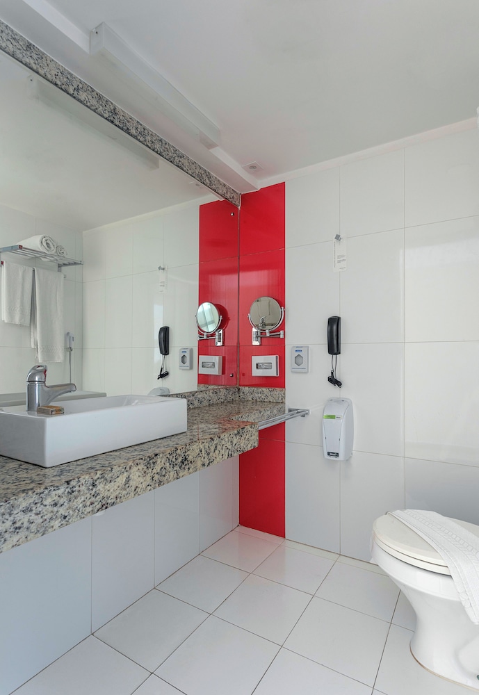 Habitación Standard con 2 camas individuales del hotel Mercure Maceio Pajucara. Foto 10