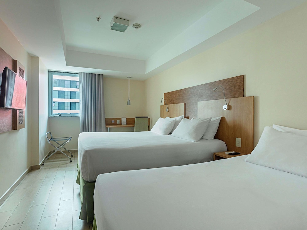 Habitacion Standard con 1 cama doble y 1 cama individual del hotel Mercure Maceio Pajucara