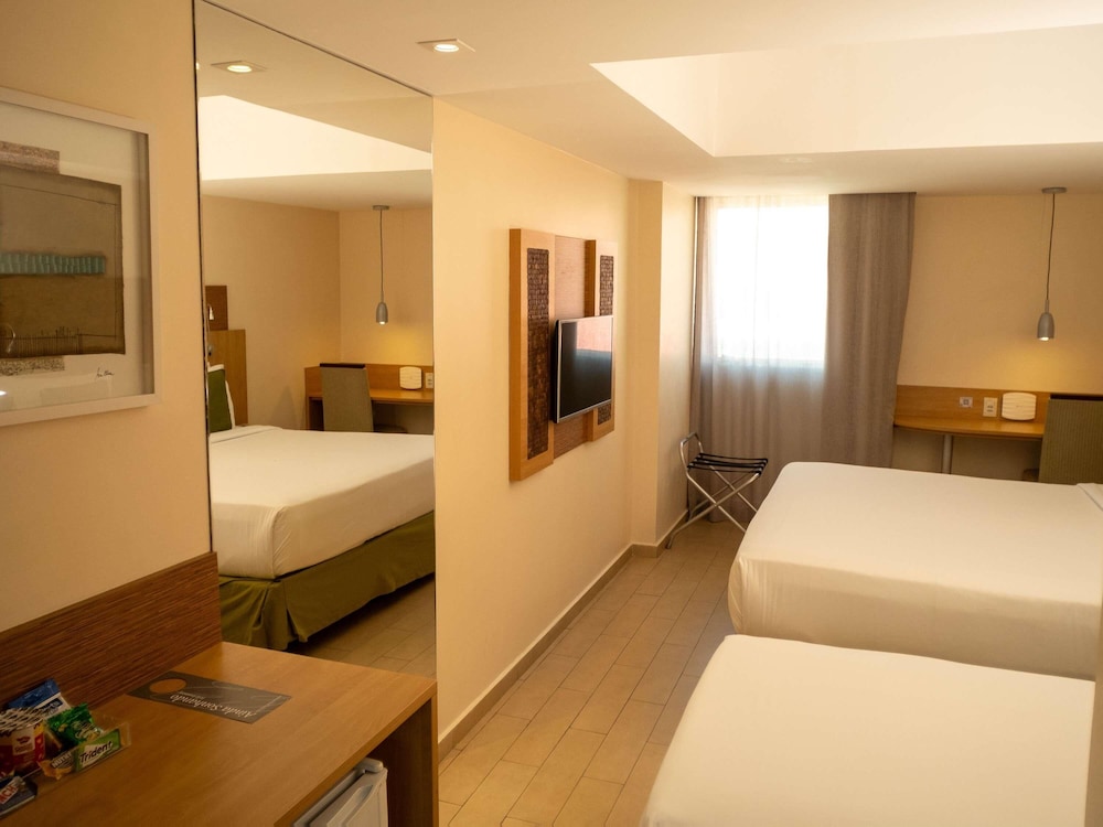 Habitacion Standard con 1 cama doble y 1 cama individual del hotel Mercure Maceio Pajucara. Foto 7