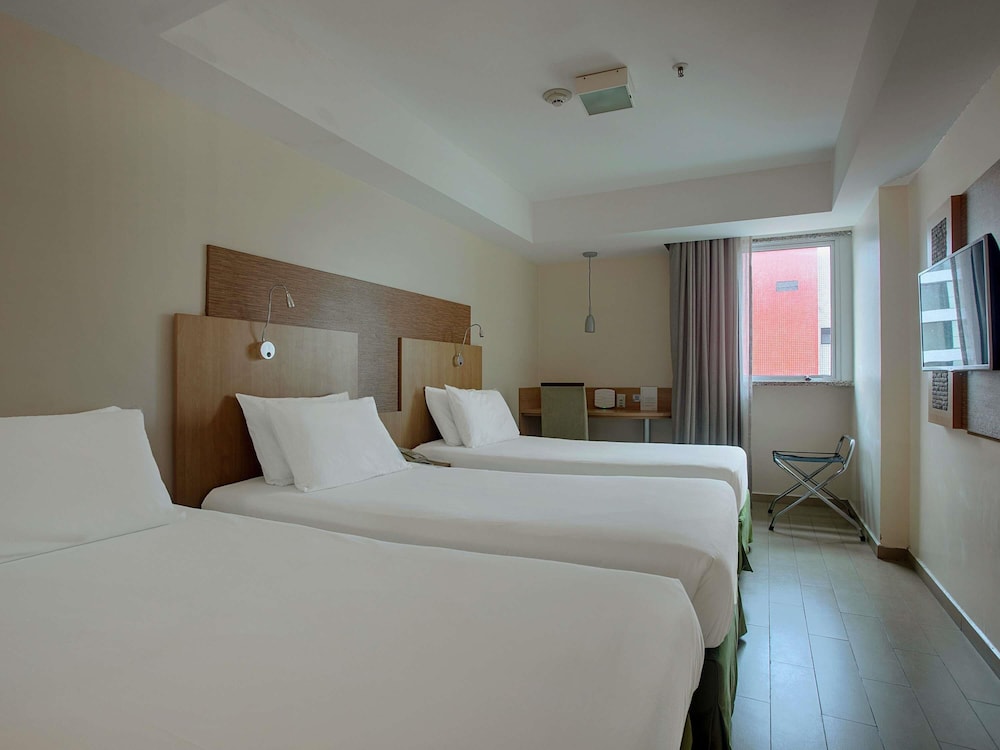 Habitación Standard con 3 camas individuales del hotel Mercure Maceio Pajucara