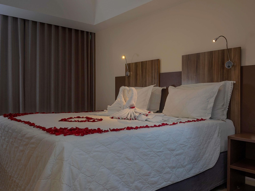 Habitación Superior con 1 cama doble y vistas al mar del hotel Mercure Maceio Pajucara. Foto 10