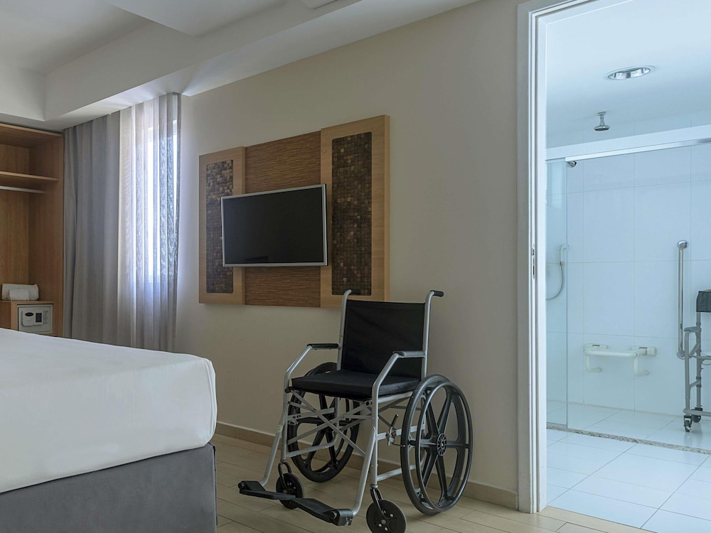 HABITACIÓN STANDARD ADAPTADA CON 1 CAMA DOBLE del hotel Mercure Maceio Pajucara. Foto 4