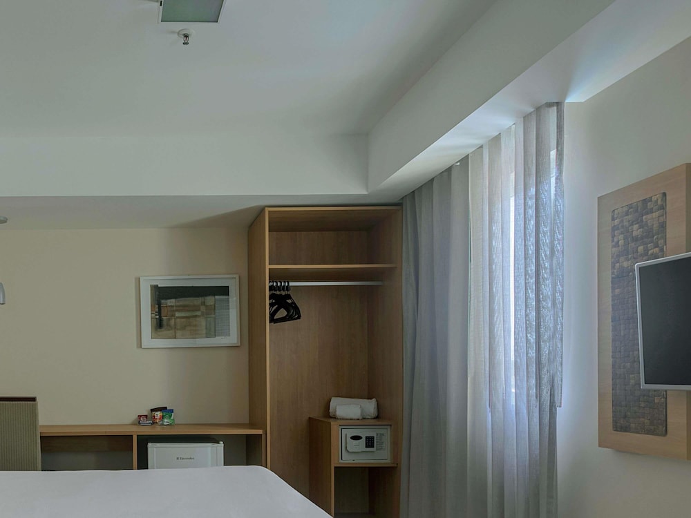 HABITACIÓN STANDARD ADAPTADA CON 1 CAMA DOBLE del hotel Mercure Maceio Pajucara. Foto 6