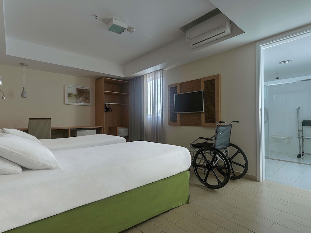 Habitación Standard adaptada con 2 camas individuales del hotel Mercure Maceio Pajucara