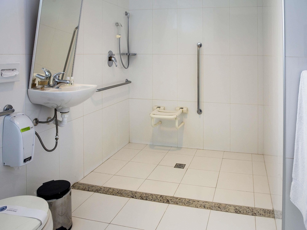 Habitación Standard adaptada con 2 camas individuales del hotel Mercure Maceio Pajucara. Foto 5