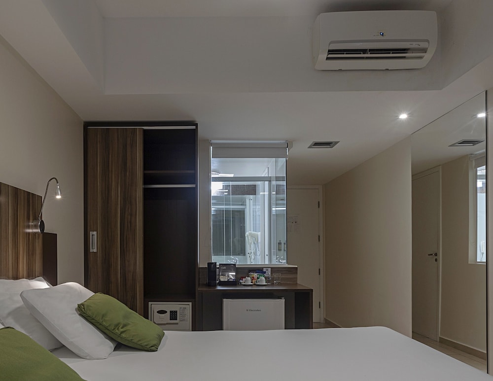 Habitación Privilege con una cama doble del hotel Mercure Maceio Pajucara. Foto 7