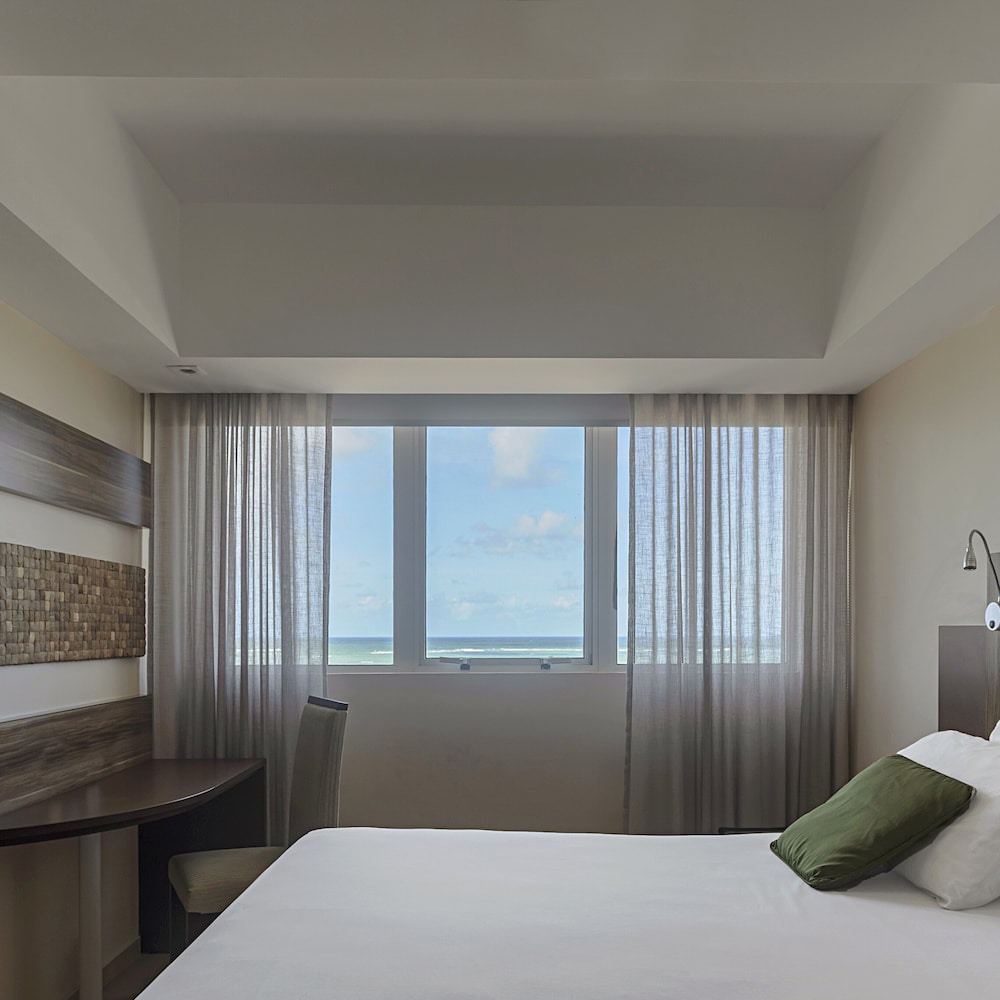 Habitación Privilege con una cama doble del hotel Mercure Maceio Pajucara. Foto 8