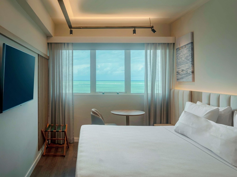 Habitación Privilege con una cama doble del hotel Mercure Maceio Pajucara. Foto 9