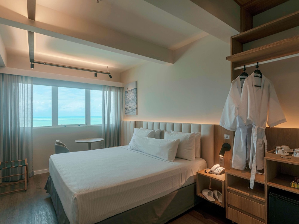 Habitación Privilege con una cama doble del hotel Mercure Maceio Pajucara. Foto 10