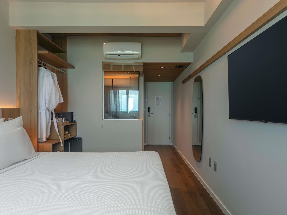 Habitación Privilege con una cama doble del hotel Mercure Maceio Pajucara. Foto 12