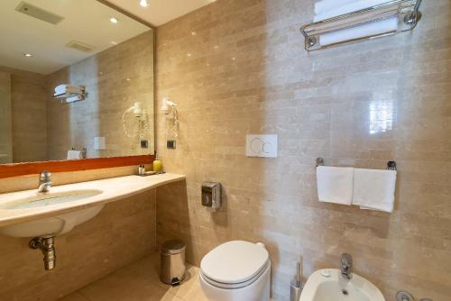 Habitación Triple del hotel Accademia. Foto 3