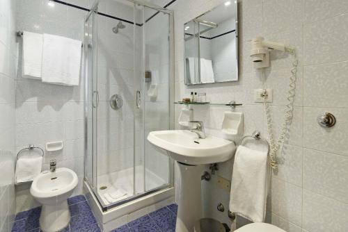 Habitación Doble Económica del hotel Accademia. Foto 3