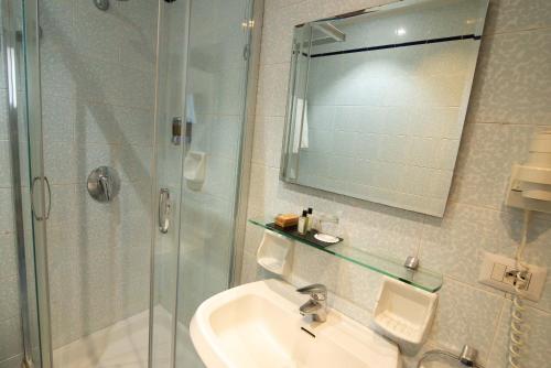 Habitación Doble Económica del hotel Accademia. Foto 4