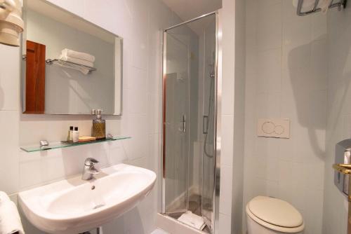Habitación Doble Económica del hotel Accademia. Foto 7