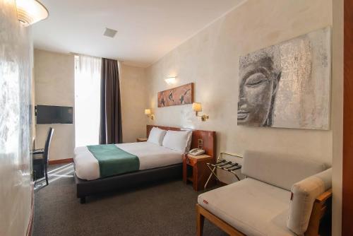 Habitación Triple Económica del hotel Accademia. Foto 3