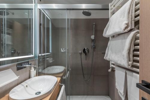 Two - Bedroom Double Family Room del hotel Hilton Garden Inn Rome Colosseum