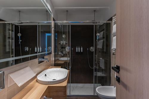 Suite Junior del hotel Hilton Garden Inn Rome Colosseum. Foto 4