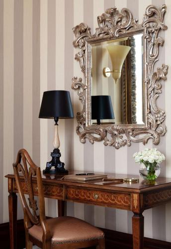 Suite Junior del hotel Anantara Palazzo Naiadi. Foto 3