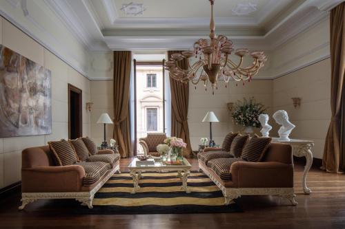 Suite Sophia Loren del hotel Anantara Palazzo Naiadi. Foto 3