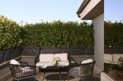 Suite Executive con jacuzzi, cama supletoria y vistas del hotel Anantara Palazzo Naiadi. Foto 7