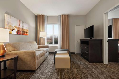 Suite de 1 dormitorio con cama extragrande - No fumadores del hotel Homewood Suites By Hilton Rochester/henrietta. Foto 1