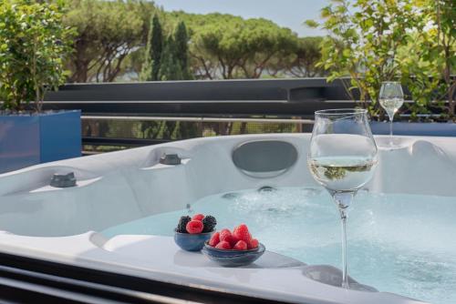 Nhow Junior Suite Wine and Jacuzzi del hotel Nhow Roma Vittorio Veneto. Foto 1