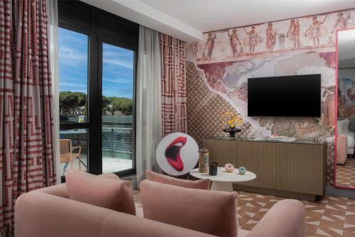 Nhow Junior Suite Wine and Jacuzzi del hotel Nhow Roma Vittorio Veneto. Foto 3