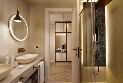 Habitación Executive Deluxe con vistas a la ciudad del hotel FH55 Grand Hotel Palatino. Foto 5