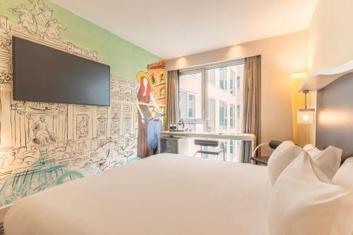 Habitación Doble Confort con cama grande del hotel Best Western Premier Royal Santina. Foto 1